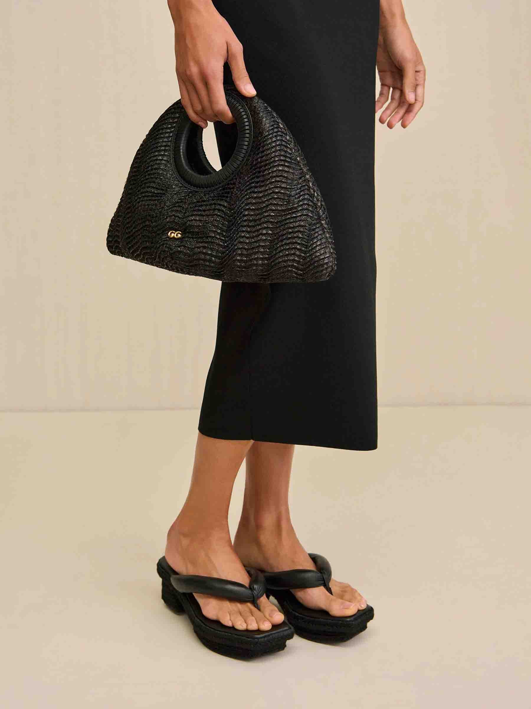 Cult Gaia Mujer Barcelona Bolso Thais Rafia color Negro sku 810-008214 01 - Foto 2