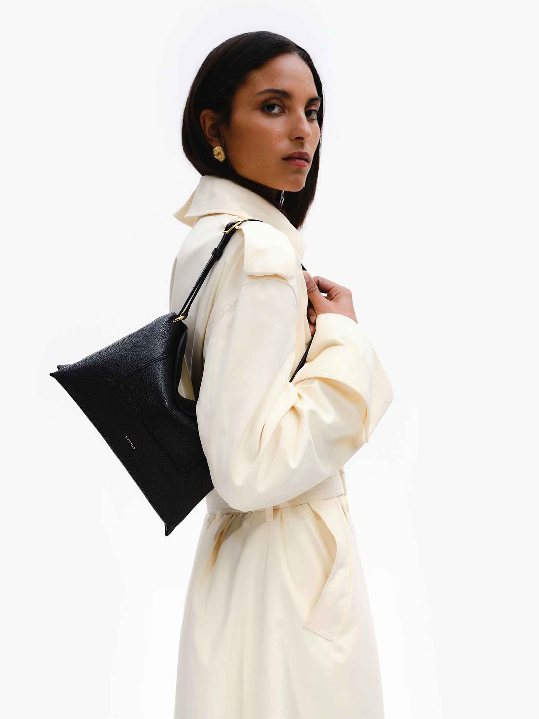 Wandler Mujer Barcelona Bolso Slouch Penelope color Negro sku 810-008282 05 - Foto 2