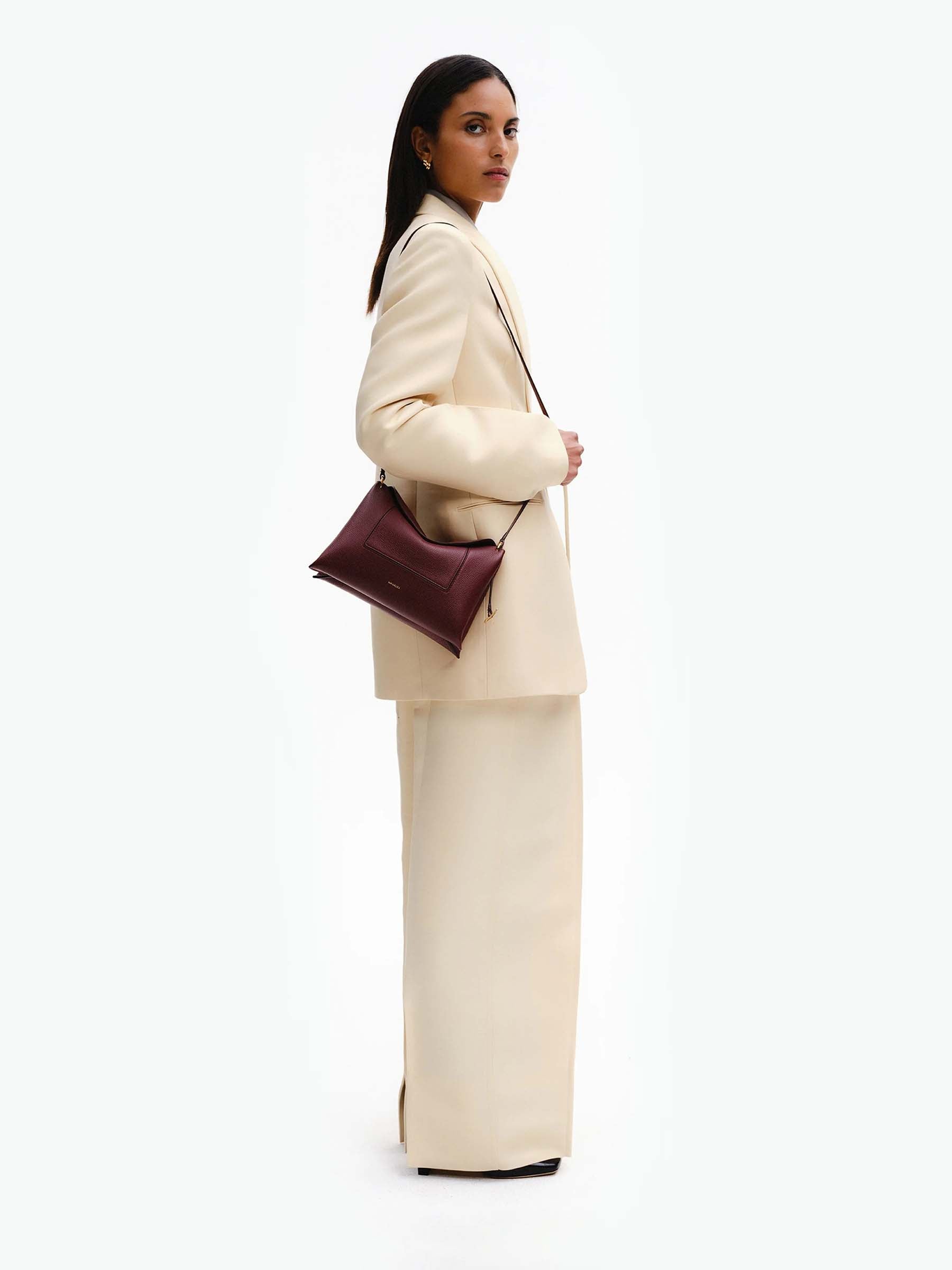 Wandler Mujer Barcelona Bolso Slouch Penelope color Cereza sku 810-008282 06 - Foto 2