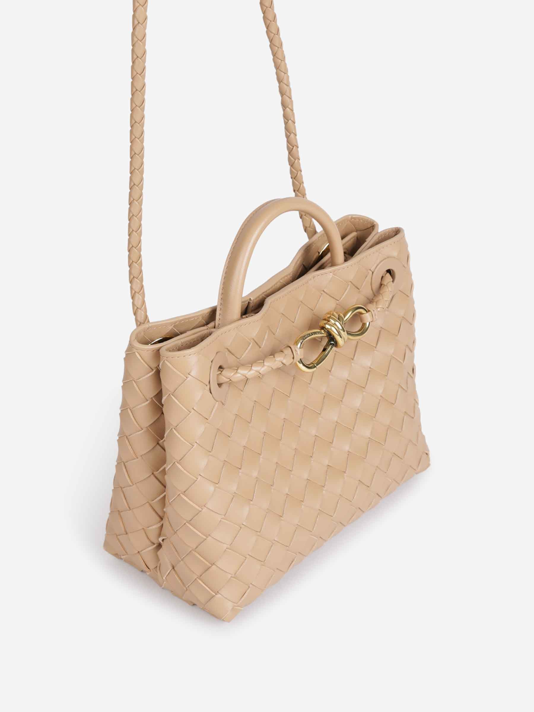 Bottega Veneta Mujer Barcelona Bolso Small Andiamo color Nude sku 810-008294 01 - Foto 2
