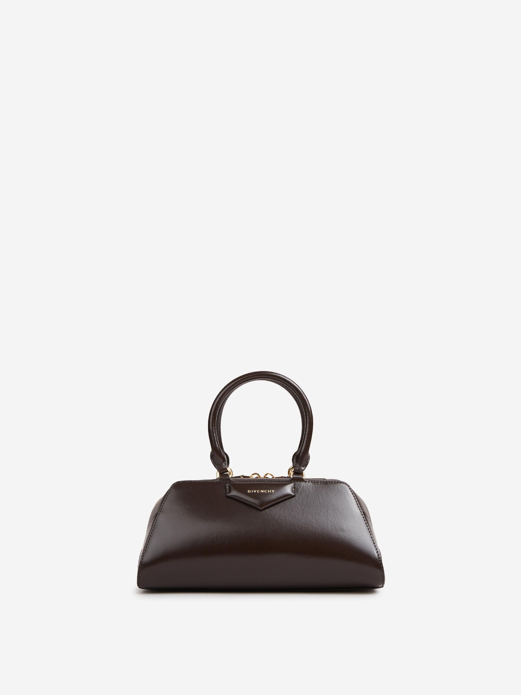 Givenchy Mujer Barcelona Bolso Antigona Cube East-West color Marrón Oscuro sku 810-008332 01 - Foto 1