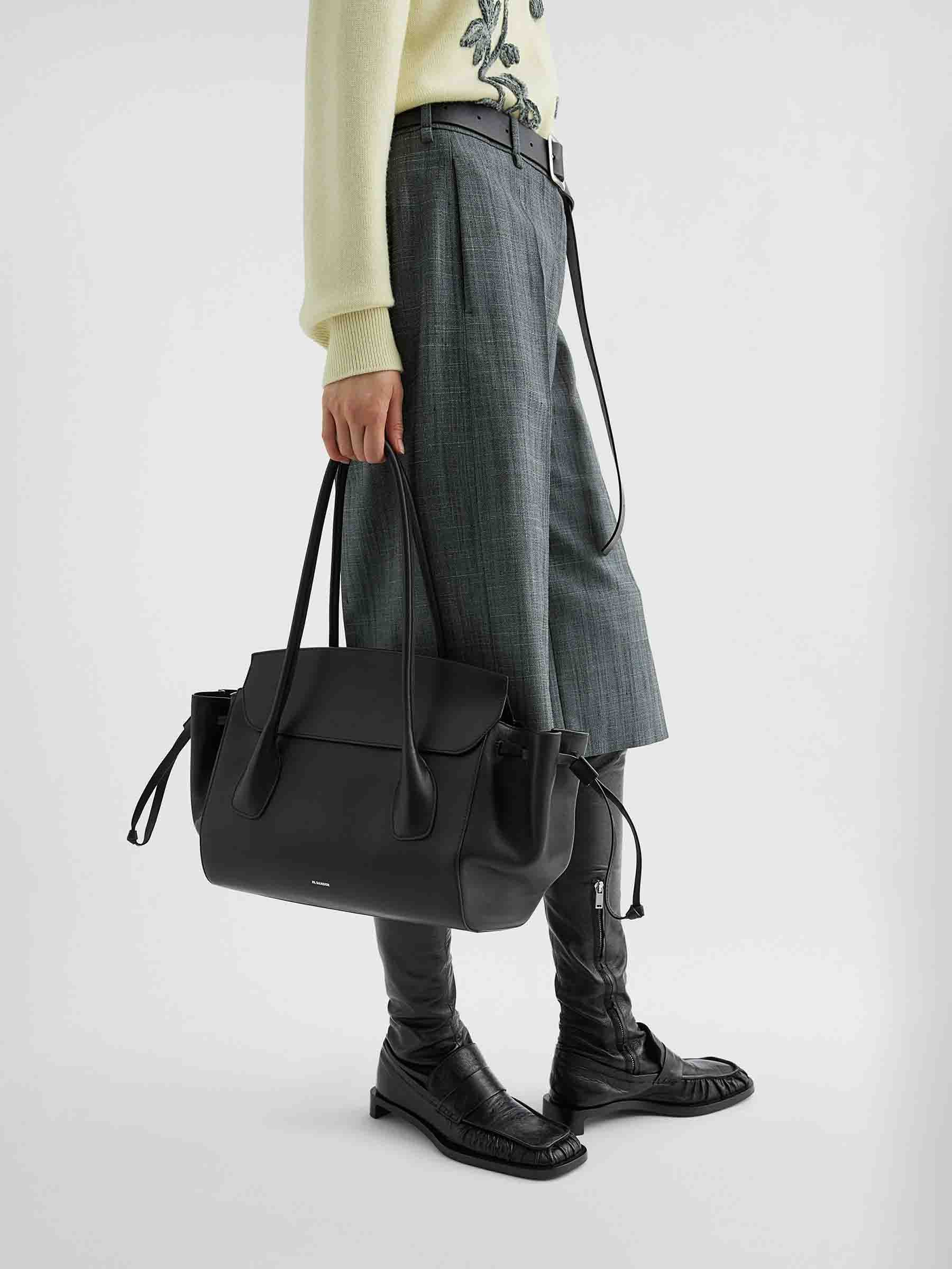 Jil Sander Mujer Barcelona Bolso Hombro Voyage color Negro sku 810-008344 02 - Foto 2