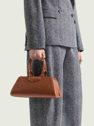 Givenchy Mujer Barcelona Bolso Antigona Cube East-West color Camel sku 810-008396 01 - Foto 2