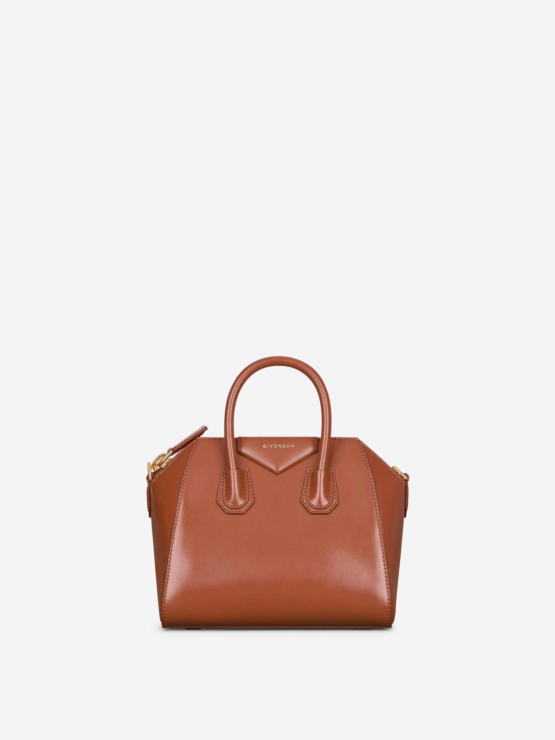 Givenchy Mujer Barcelona Bolso Antigona Mini color Camel sku 810-008397 01 - Foto 1