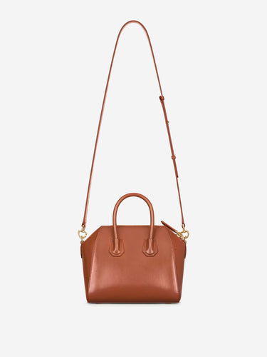 Givenchy Mujer Barcelona Bolso Antigona Mini color Camel sku 810-008397 01 - Foto 4