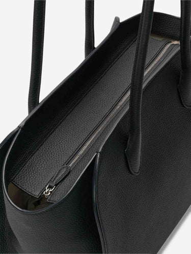 The Row Mujer Barcelona Bolso Marlo Piel color Negro sku 810-008429 01 - Foto 4
