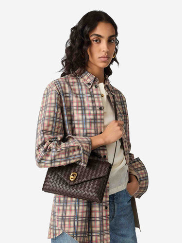 Bottega Veneta Mujer Barcelona Bolso tote Intrecciato tejido a mano estilo shopper color Marrón Oscuro sku 810-008470 01 - Foto 2