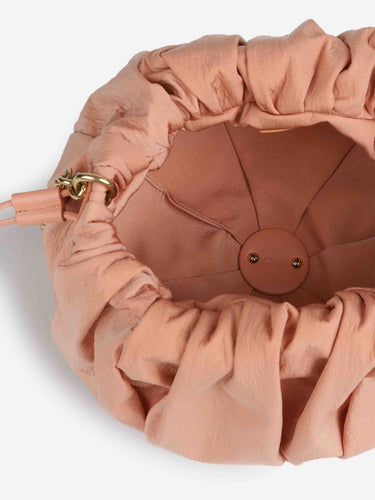 Chloé Mujer Barcelona Bolso Hombro Plissé color Coral sku 810-008563 01 - Foto 3