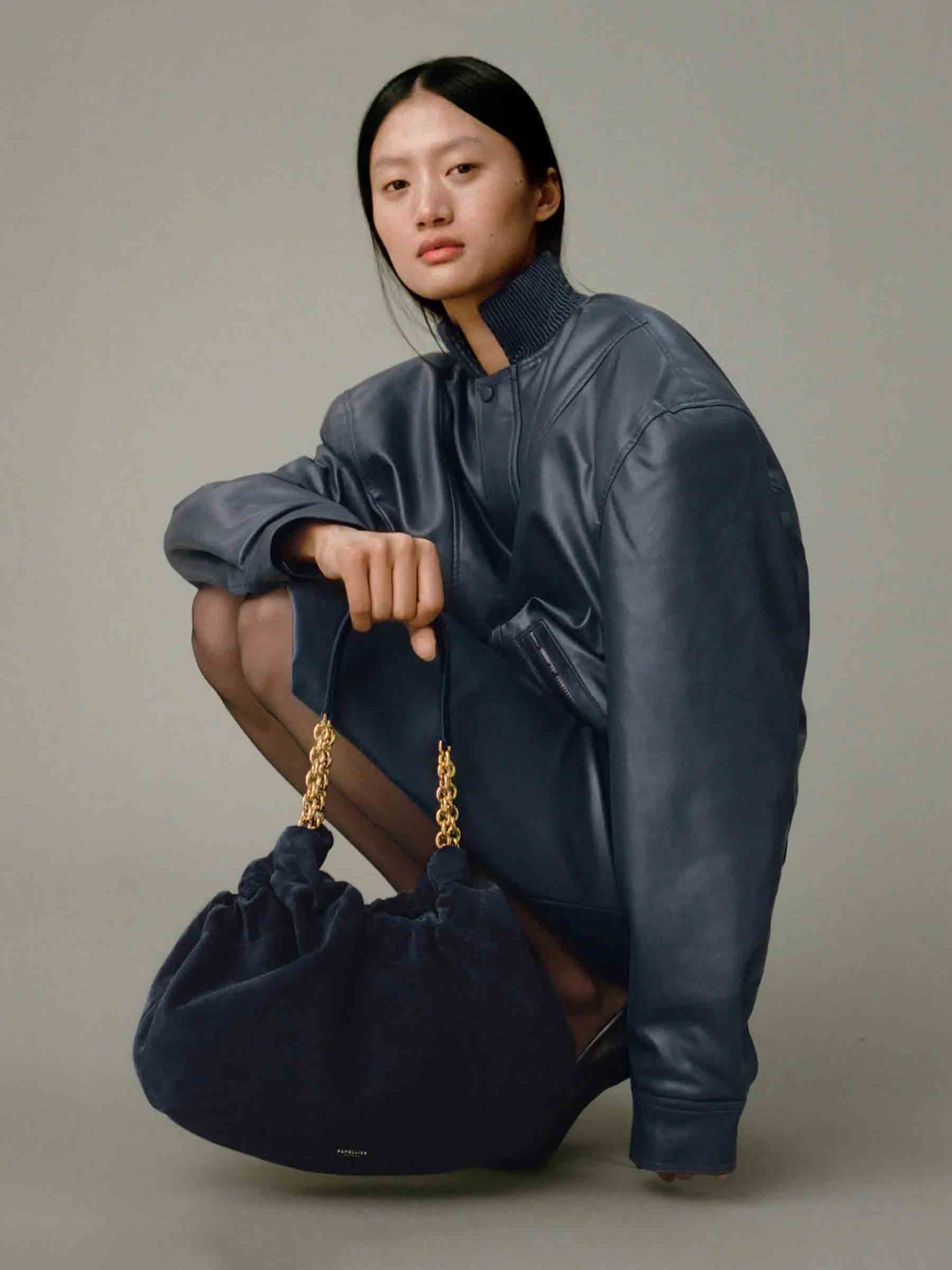 DeMellier Mujer Barcelona Bolso The Midi Miami color Azul Marino sku 810-008570 01 - Foto 2