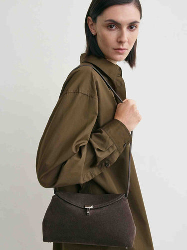 TOTEME Mujer Barcelona Bolso Clutch T-lock color Marrón Oscuro sku 810-008576 01 - Foto 3