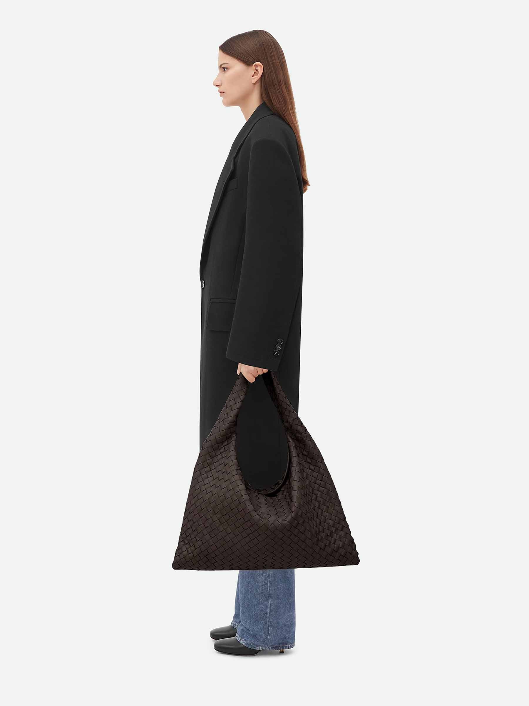 Bottega Veneta Mujer Barcelona Bolso Hombro Hop color Marrón Oscuro sku 810-008581 01 - Foto 2