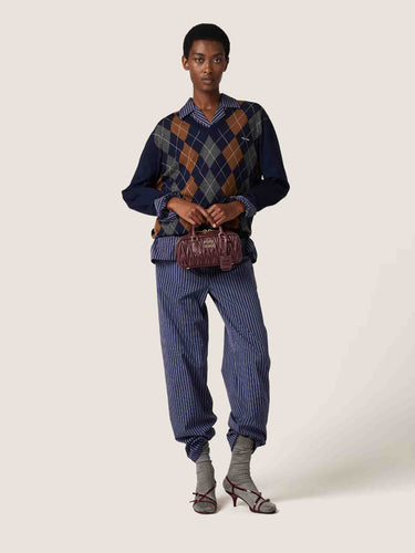 Miu Miu Mujer Barcelona Bolso Arcadie Matelassé color Burdeos sku 810-008645 00 - Foto 2