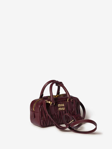 Miu Miu Mujer Barcelona Bolso Arcadie Matelassé color Burdeos sku 810-008645 00 - Foto 4