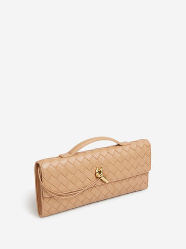 Bottega Veneta Mujer Barcelona Bolso Andiamo Clutch color Beige sku 811-000002 01 - Foto 2