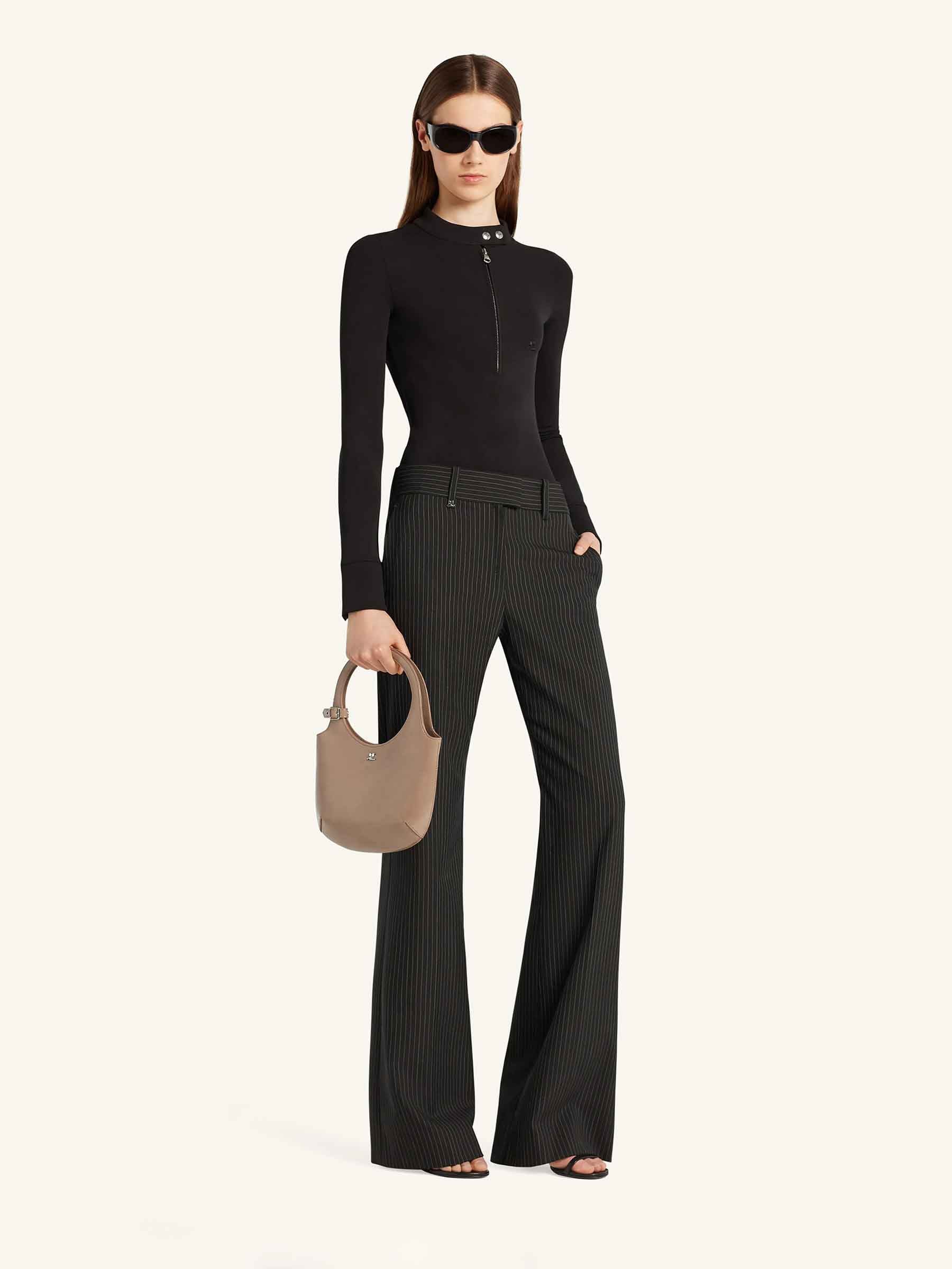 Courrèges Mujer Barcelona Bolso Holy Naplack color Camel sku 811-000010 02 - Foto 2