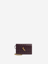 Bottega Veneta Mujer Barcelona Bolso Andiamo Pouch color Burdeos sku 811-000032 01 - Foto 1