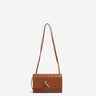 Bottega Veneta Mujer Barcelona Bolso Andiamo Pouch color Camel sku 811-000100 01 - Foto 1