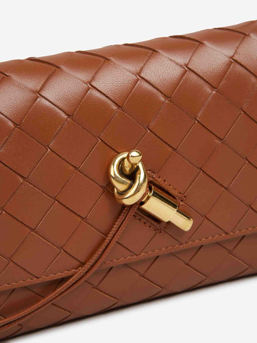 Bottega Veneta Mujer Barcelona Bolso Andiamo Pouch color Camel sku 811-000100 01 - Foto 5