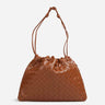 Bottega Veneta Mujer Barcelona Bolso Medium Dustbag color Caramelo sku 811-000102 01 - Foto 1