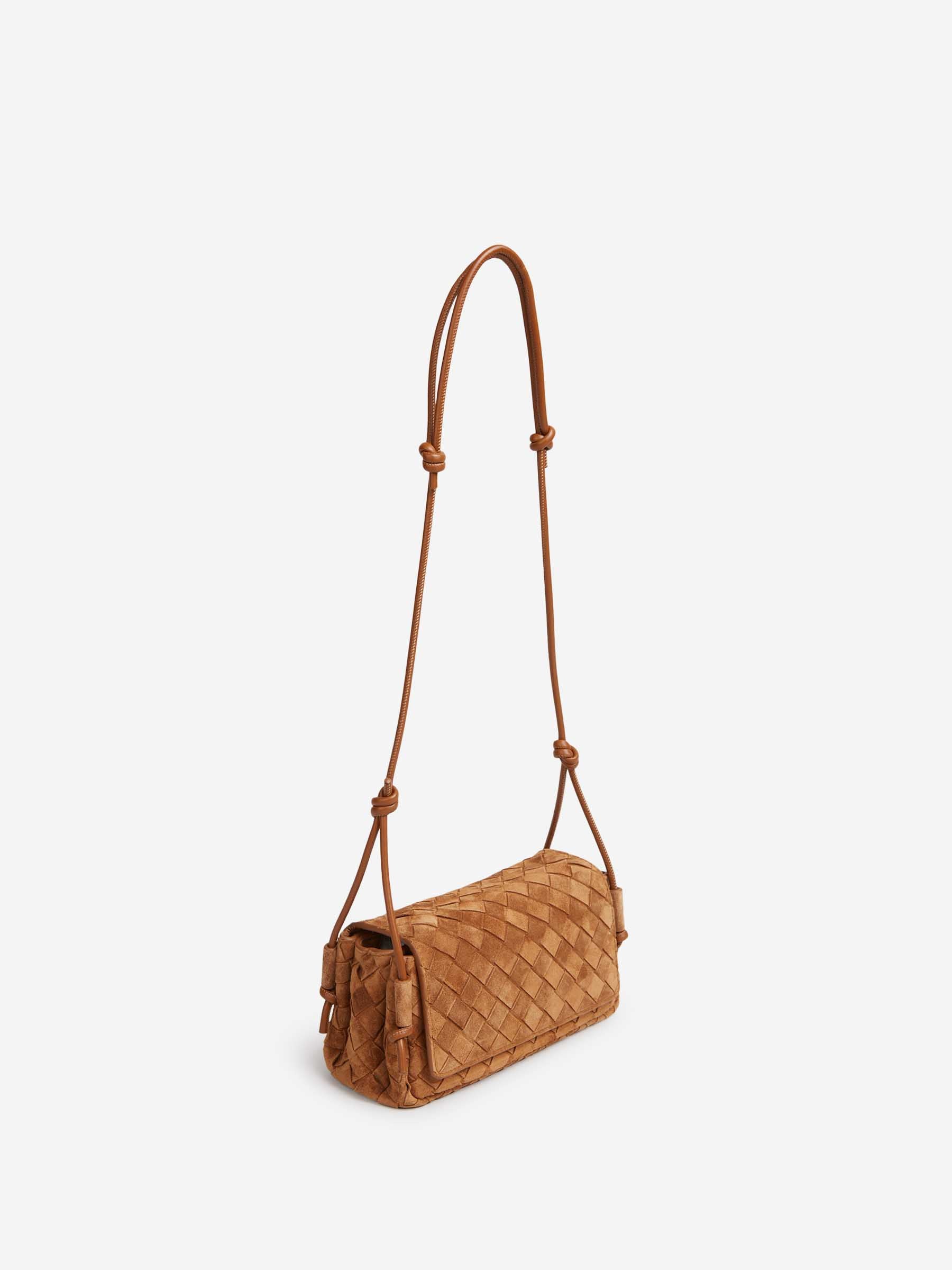 Bottega Veneta Mujer Barcelona Bolso Medium Notturno color Camel sku 811-000105 01 - Foto 2