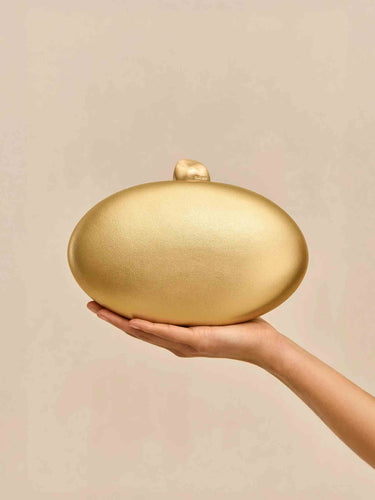 Cult Gaia Mujer Barcelona Clutch Eviana color Dorado sku 811-000139 01 - Foto 2