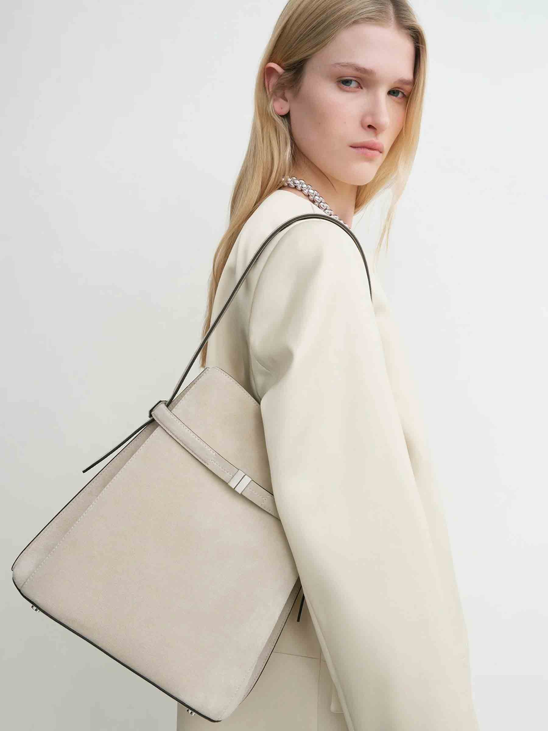 TOTEME Mujer Barcelona Bolso Ante Cinturó color Beige sku 814-000020 02 - Foto 2