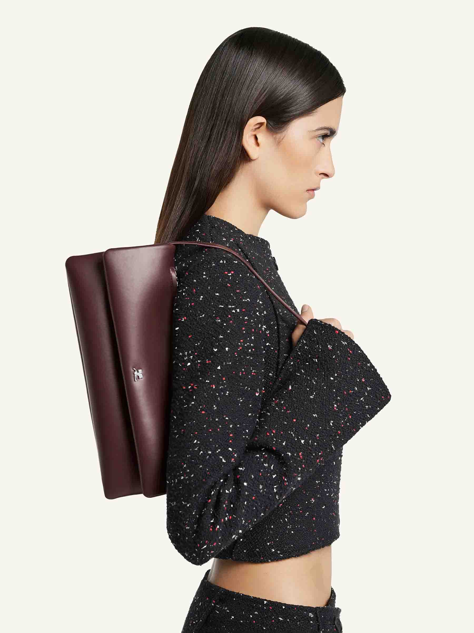 Courrèges Mujer Barcelona Bolso Clutch Piel color Burdeos sku 814-000053 01 - Foto 2