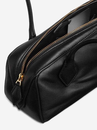 Alaïa. Mujer Barcelona Bolso Le Teckel Medium color Negro sku 814-000064 01 - Foto 4