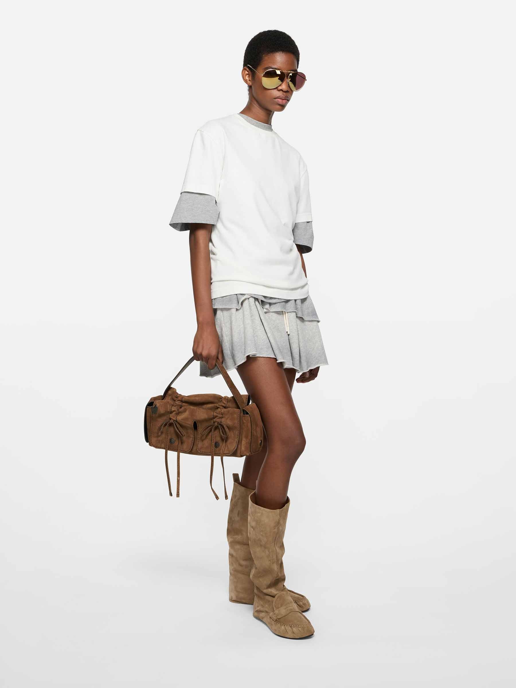 Acne Studios Mujer Barcelona Bolso Multipocket Suede color Camel sku 814-000074 01 - Foto 2