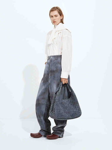 Bottega Veneta Mujer Barcelona Bolso Large Campana color Gris Oscuro sku 814-000141 01 - Foto 2