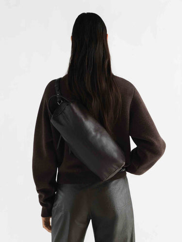 Lemaire Hombre Barcelona Bolso Care Slingbag color Marrón Oscuro sku 814-000170 01 - Foto 1