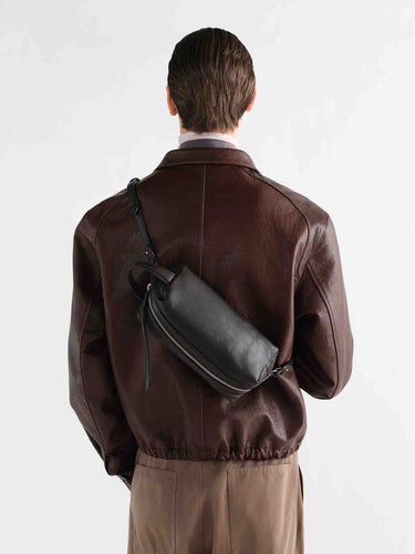 Lemaire Hombre Barcelona Bolso Care Medium color Marrón Oscuro sku 814-000171 01 - Foto 1