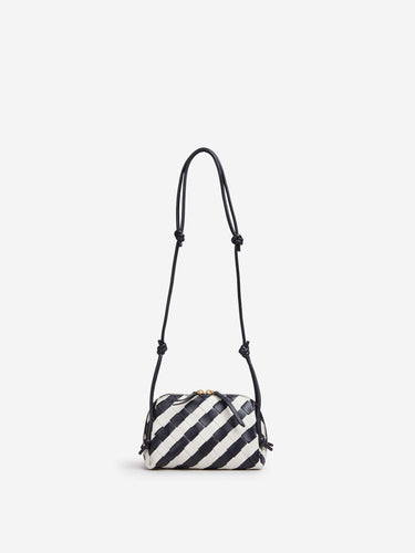 Bottega Veneta Mujer Barcelona Bolso Concert Pouch color Blanco Y Negro sku 814-000194 01 - Foto 1
