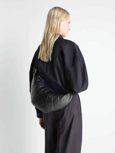 Lemaire Mujer Barcelona Bolso Croissant Medium color Negro sku 814-000230 01 - Foto 2