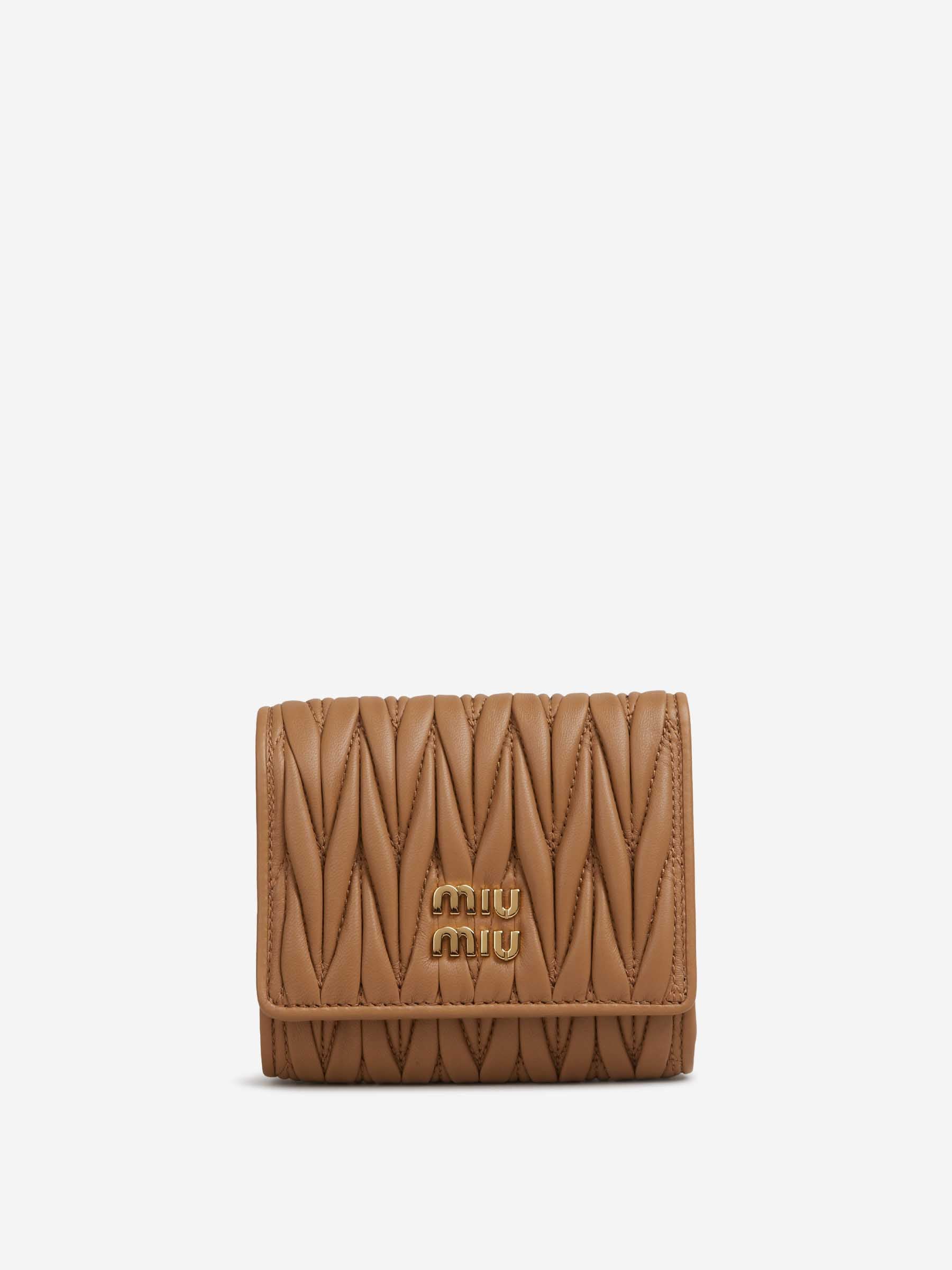 Miu Miu Mujer Barcelona Cartera Matelassé Pequeña color Camel sku 820-000737 04 - Foto 1