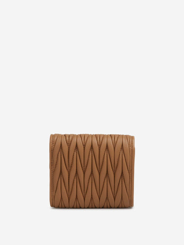 Miu Miu Mujer Barcelona Cartera Matelassé Pequeña color Camel sku 820-000737 04 - Foto 3