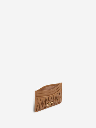 Miu Miu Mujer Barcelona Tarjetero Acolchado Matelassé color Camel sku 820-000738 04 - Foto 2