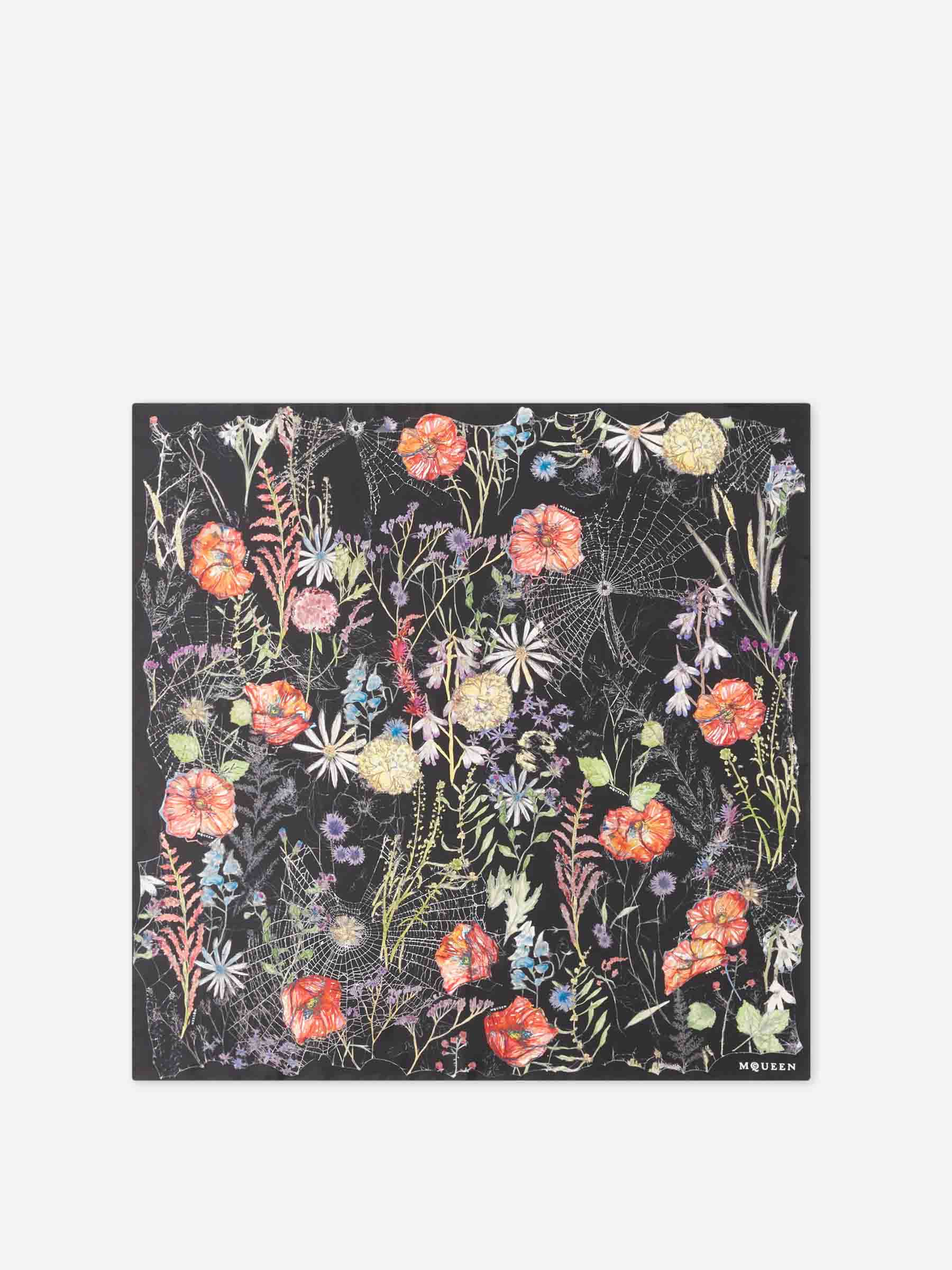 McQueen Mujer Barcelona Pañuelo Seda Estampado color Negro sku 840-000810 02 - Foto 2