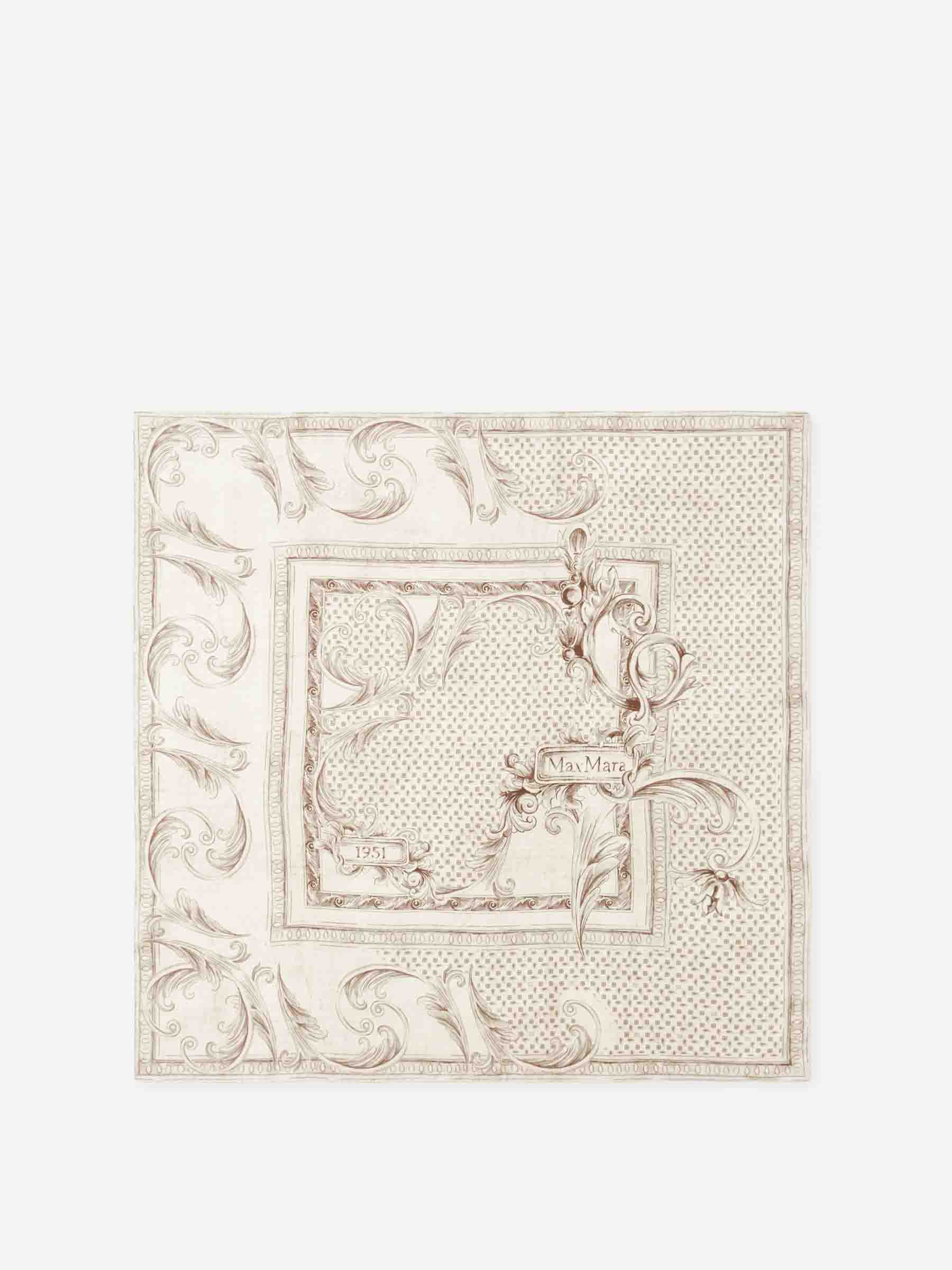 Max Mara Mujer Barcelona Fular Seda Estampada color Camel sku 840-000829 01 - Foto 2