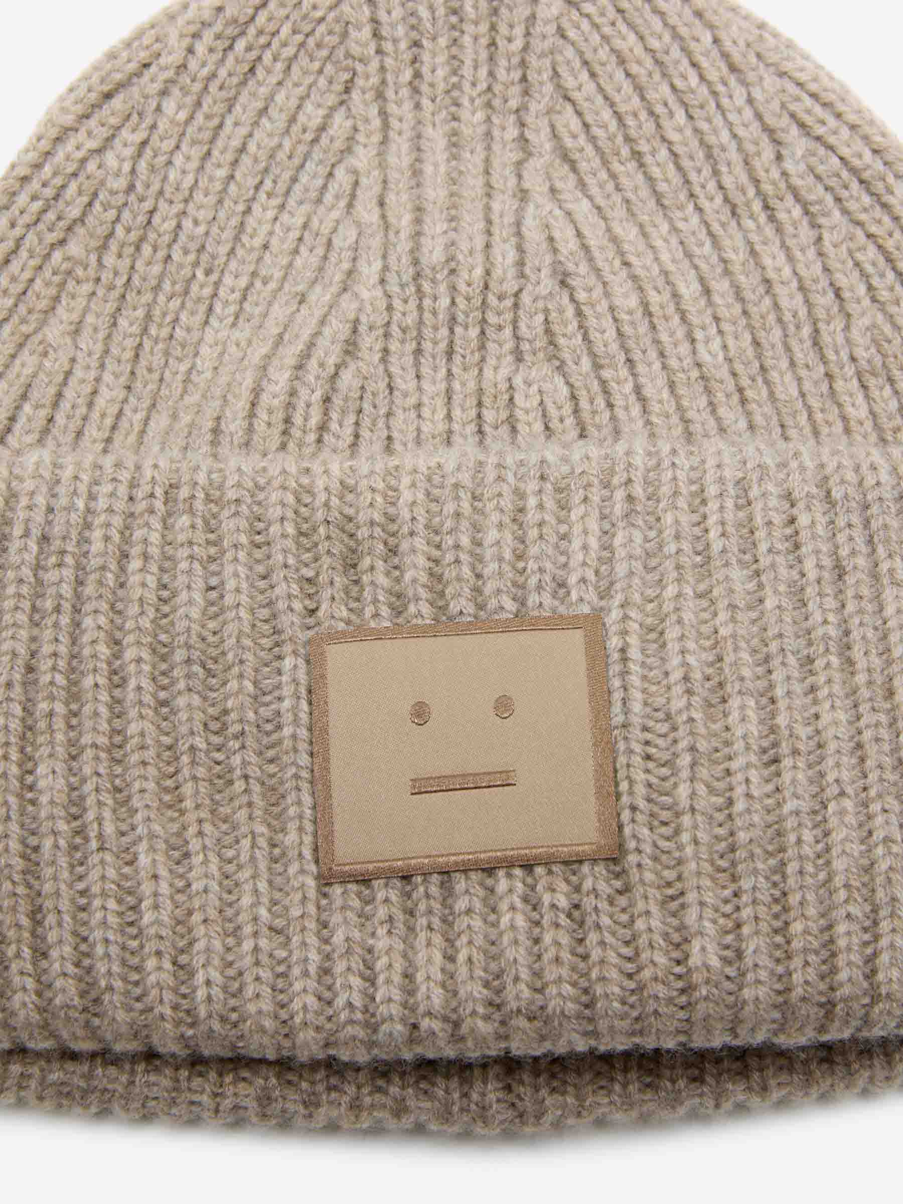 Acne Studios  Barcelona Gorro Punto Lana color Taupe sku 845-000006 04 - Foto 2