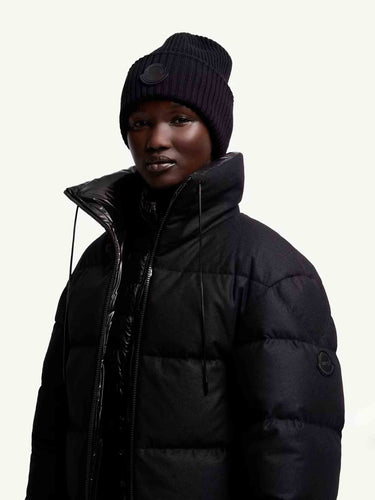 Moncler Genius Edward Enninful Mujer Barcelona Gorro Lana color Negro sku 845-000009 01 - Foto 2