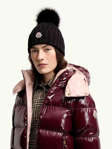 Moncler Mujer Barcelona Gorro Lana Pompón color Negro sku 845-000042 02 - Foto 3