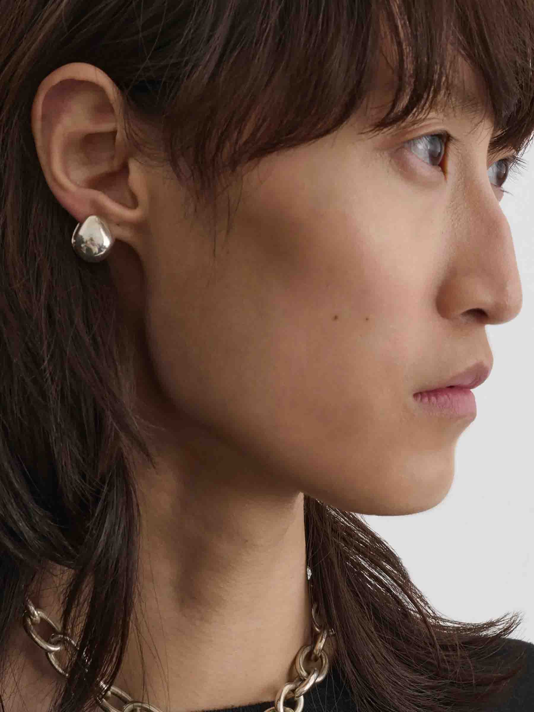 Phoebe Philo Mujer Barcelona Pendientes Pebble color Plateado sku 850-002010 01 - Foto 2
