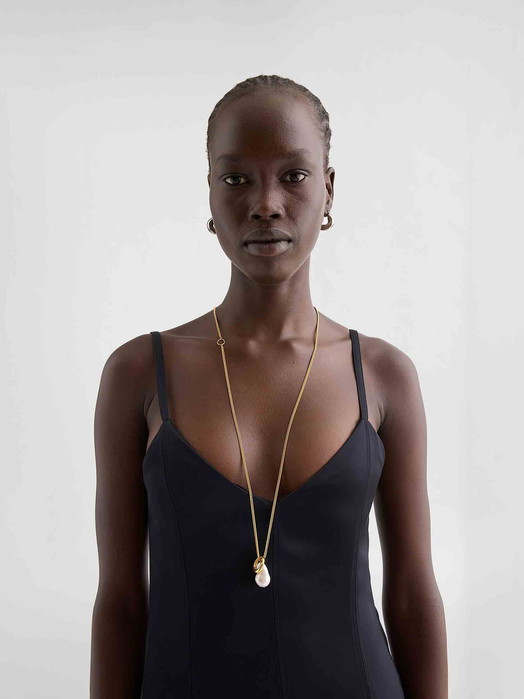 Jil Sander Mujer Barcelona Collar Perla color Dorado sku 850-002049 01 - Foto 2