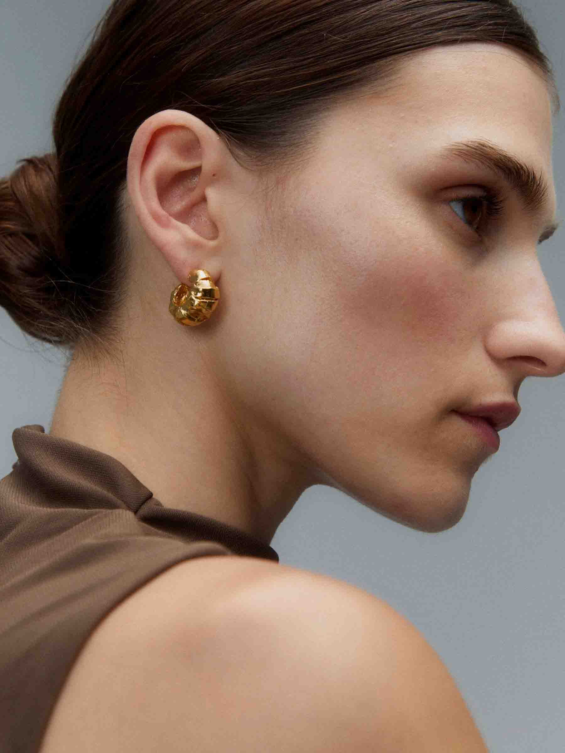 Paola Sighinolfi Mujer Barcelona Pendientes Juno Mini color Dorado sku 850-002070 01 - Foto 2