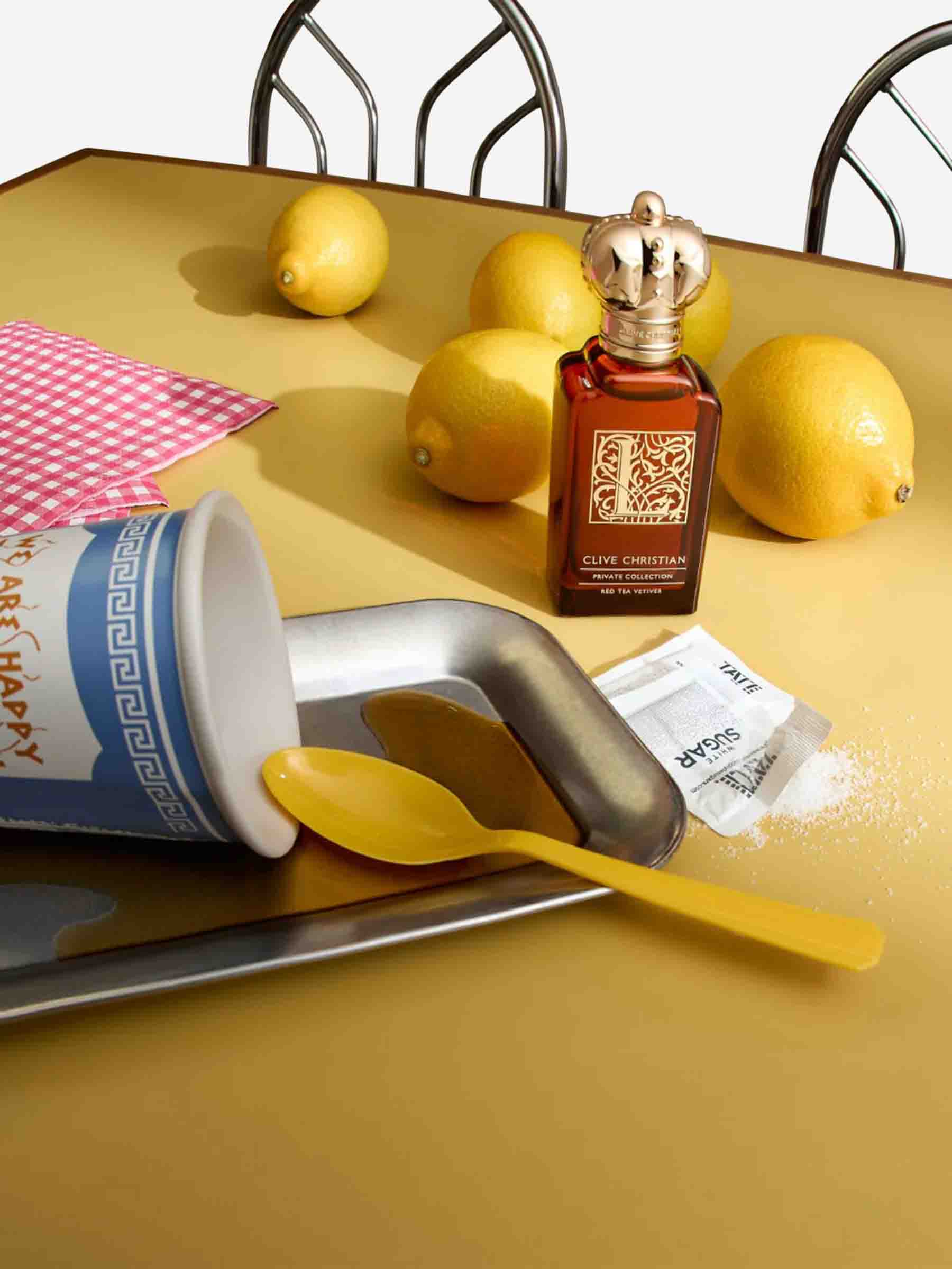 Clive Christian Hombre Barcelona Perfume Red Tea Vetiver color Burdeos sku 890-000857 01 - Foto 2