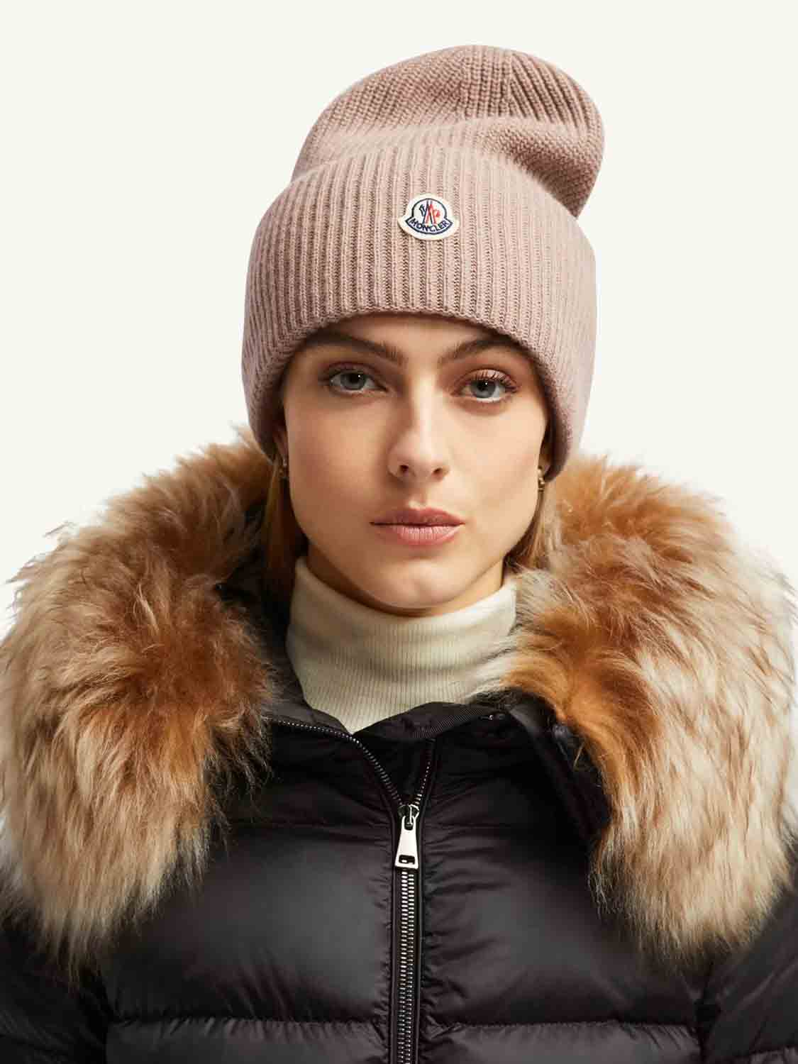 Moncler Mujer Barcelona Gorro de lana color Marrón sku 899-001998 01 - Foto 2