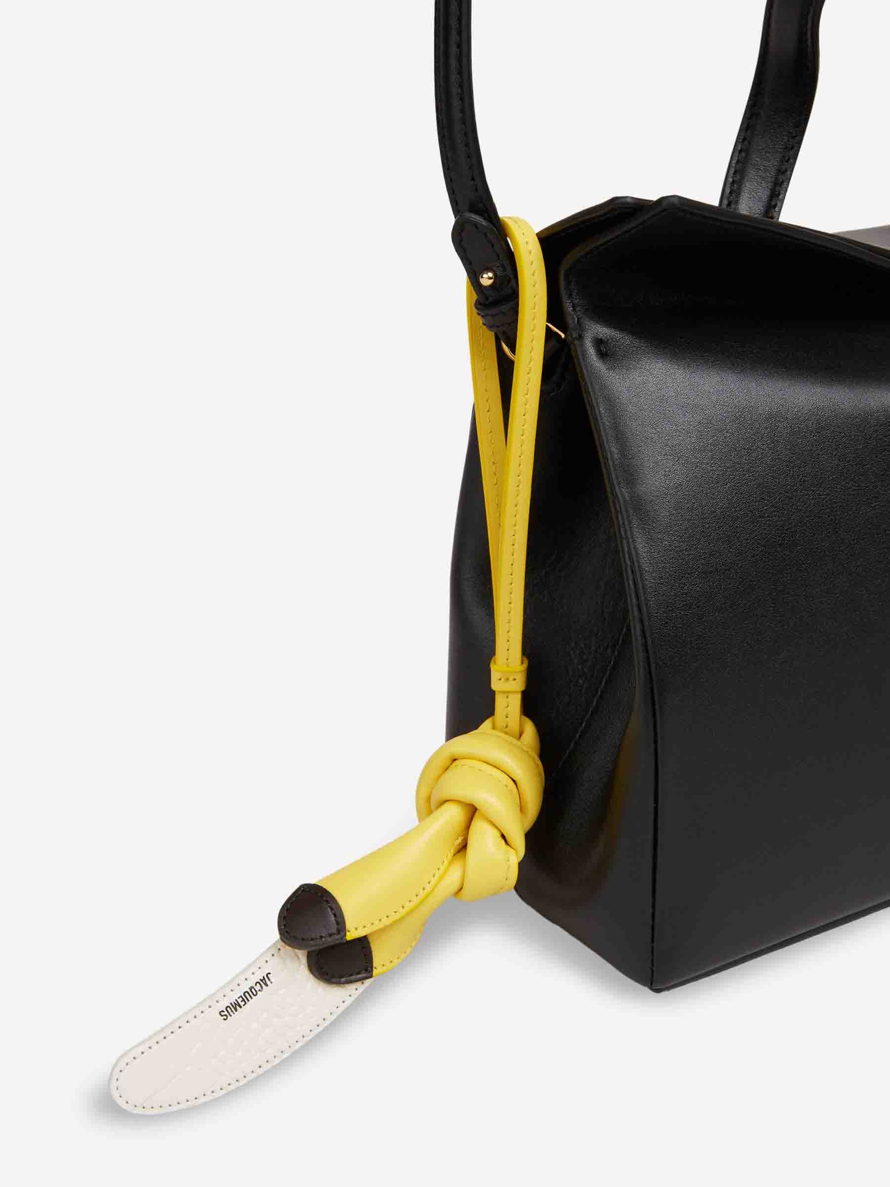 Jacquemus Mujer Barcelona Charm La Banane color Amarillo sku 899-002013 01 - Foto 2