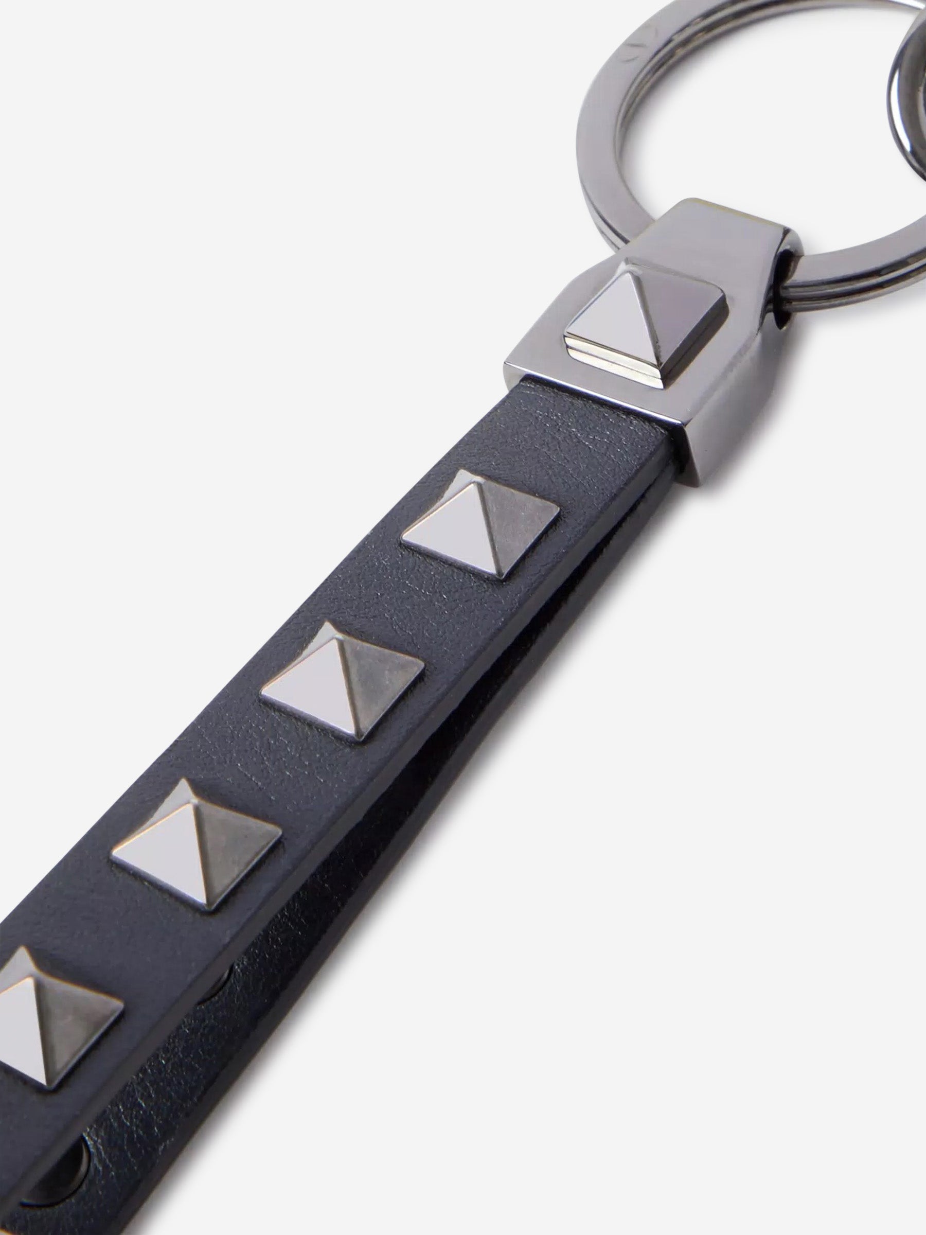 Valentino Garavani Llavero Rockstud Piel color Negro sku 681-000049 01 - Foto 2
