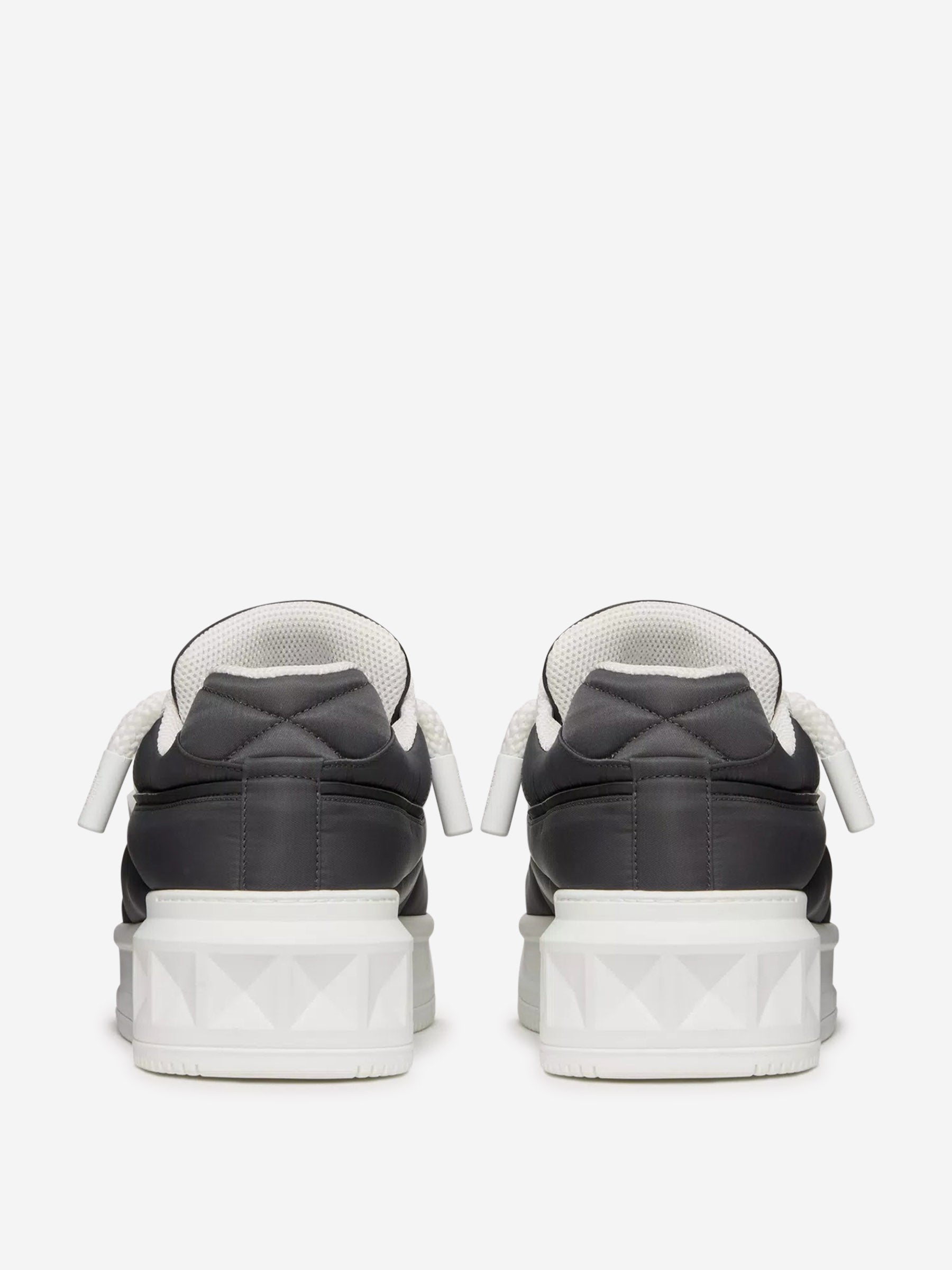 Valentino Garavani – One Stud XL Sneakers Hombre 616-002850 01 Valentino Garavani – One Stud XL Sneakers Hombre 616-002850 01